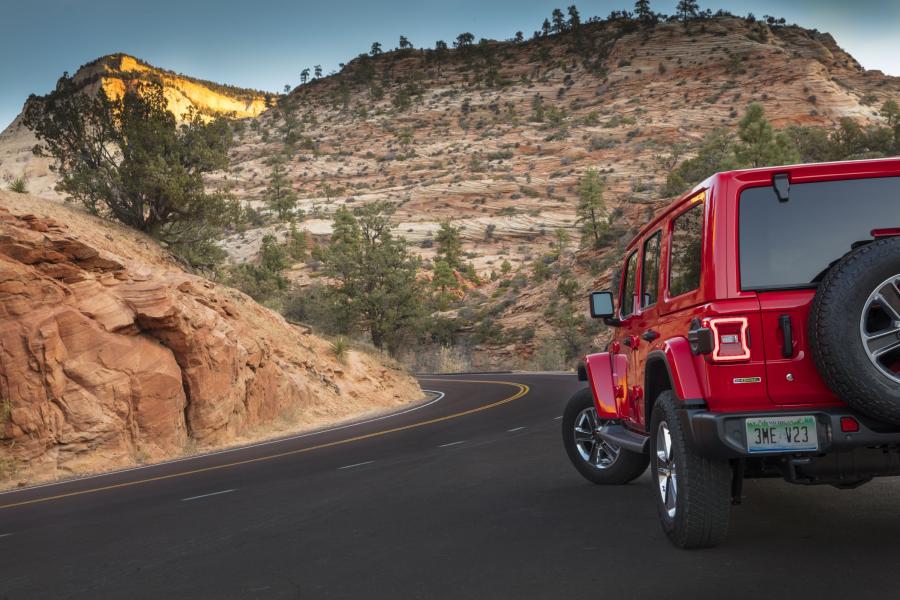 Детали экстерьера Jeep Wrangler Unlimited Sahara EcoDiesel (JL) 2019 года  (NA) (фото 8 из 39)